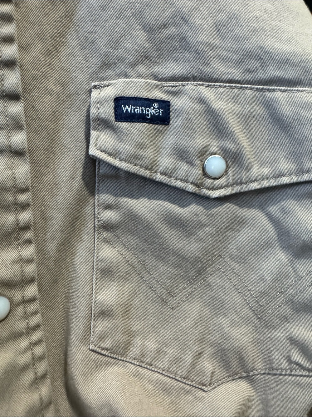 Wrangler Men's Tan Button-Front Western Shirt - Picture 6 of 9